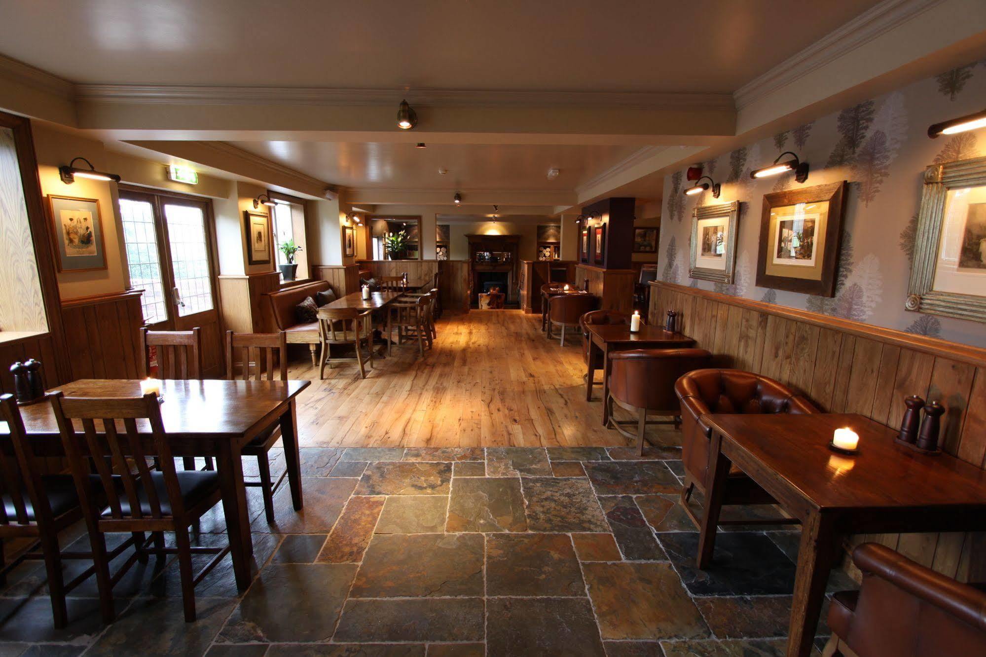 The Bear'S Paw Otel Warmingham Dış mekan fotoğraf The interior of the pub